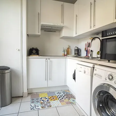 Bright 37m For 2 With Balcony In Heart Of Paris! *