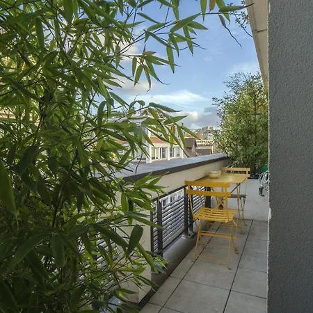 Apartment Bright 37m For 2 With Balcony In Heart Of Paris! *